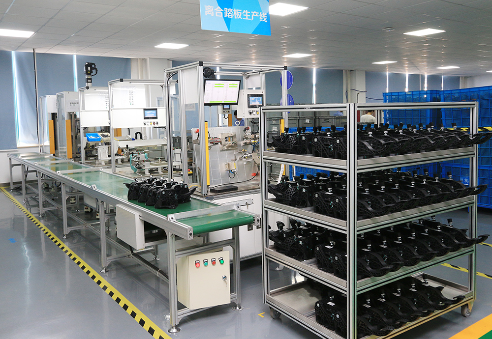 制動/離合踏板裝配流水線